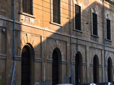 Gli edifici che compongono la Manifattura si configurano come una sequenza di caseggiati posti in un grande quadrilatero, compreso tra via Ravanas, via Crisanzio, via Nicolai e via Libert�